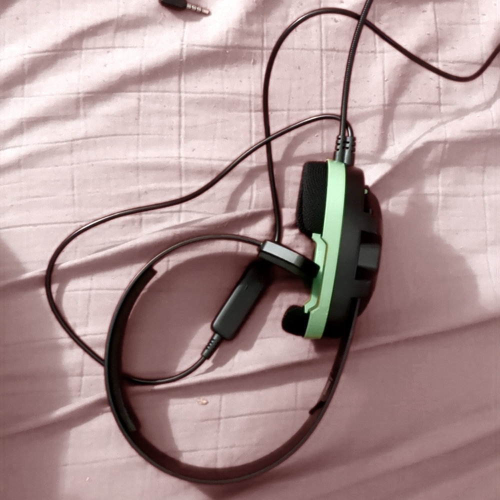 Gaming headphones